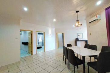 De Summit Condominium