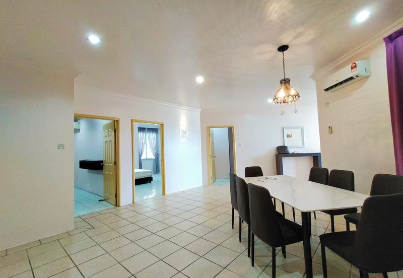 De Summit Condominium