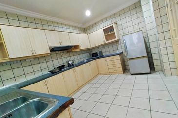 De Summit Condominium