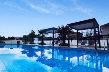 Royal Richmond Gold Condominium