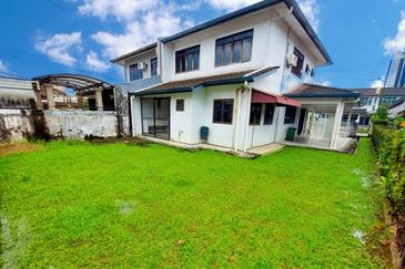 Double storey semi d at rock road in Kuching for Sale