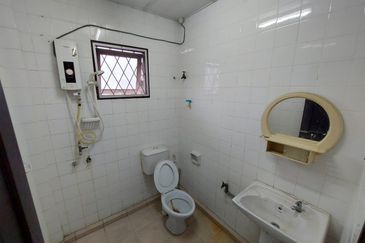 Double storey semi d at rock road in Kuching for Sale