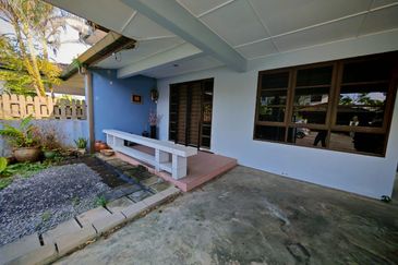 Double Storey Semi Detached House at Lorong Stampin in Kuching