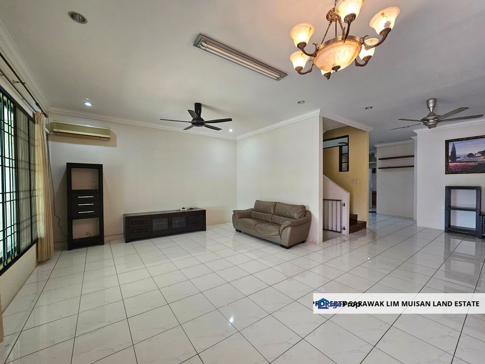 Double Storey Terrace House at Jalan Setia Raja (Opposite Emart Tabuan) in Kuching for Sale, Sarawak, Kuching