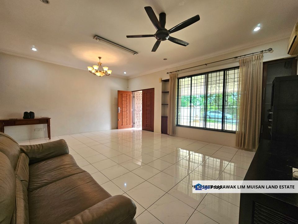 Double Storey Terrace House at Jalan Setia Raja (Opposite Emart Tabuan) in Kuching for Sale, Sarawak, Kuching