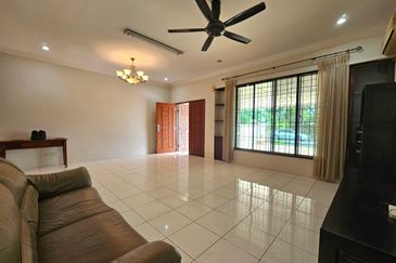 Double Storey Terrace House at Jalan Setia Raja (Opposite Emart Tabuan) in Kuching for Sale