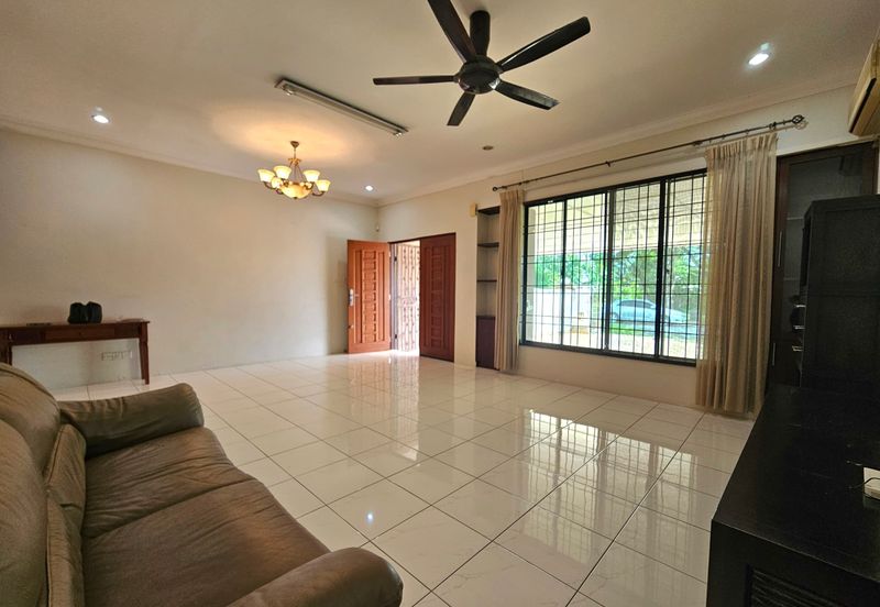 Double Storey Terrace House at Jalan Setia Raja (Opposite Emart Tabuan) in Kuching for Sale