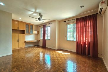 Double Storey Terrace House at Jalan Setia Raja (Opposite Emart Tabuan) in Kuching for Sale