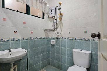 Double Storey Terrace House at Jalan Setia Raja (Opposite Emart Tabuan) in Kuching for Sale