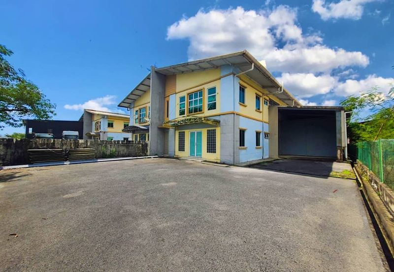 Semi Detached Warehouse at Jalan Demak Maju in Kuching for Sale