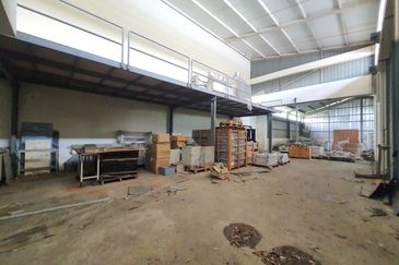 Semi Detached Warehouse at Jalan Demak Maju in Kuching for Sale