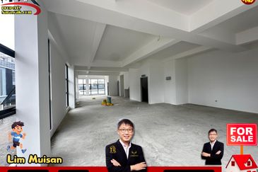 3 Storey Commercial Corner Shop-lot at Northbank Commercial Central 3 in Kuching for Sale