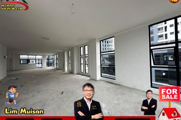 3 Storey Commercial Corner Shop-lot at Northbank Commercial Central 3 in Kuching for Sale
