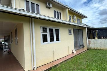 Double Storey Semi Detached House at Lorong Stampin Timur in Kuching for Sale