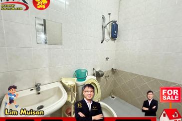 Double Storey Intermediate House at Field Force in Kuching for Sale