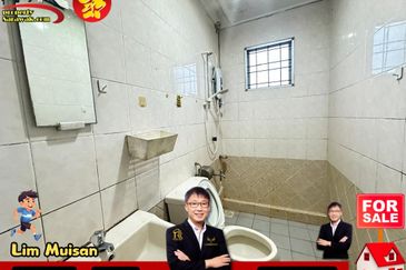 Double Storey Intermediate House at Field Force in Kuching for Sale