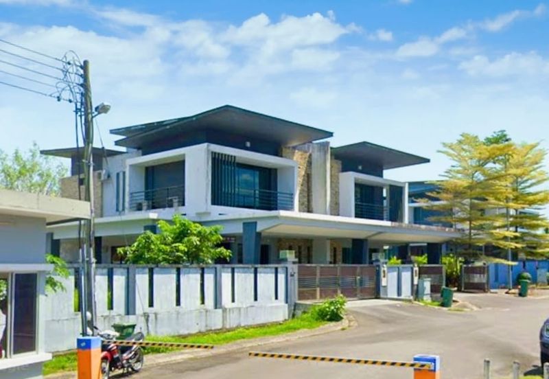 Double Storey Semi Detached House at Jalan Urat Mata in Kuching for Sale