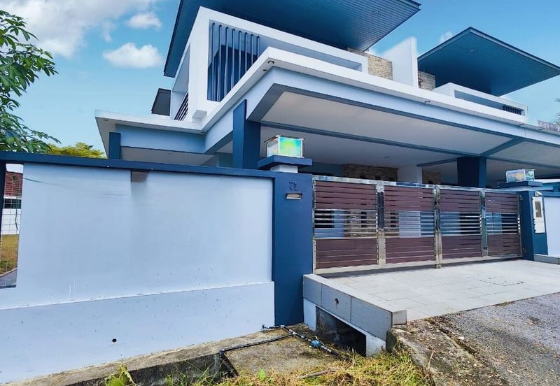 Double Storey Semi Detached House at Jalan Urat Mata in Kuching for Sale