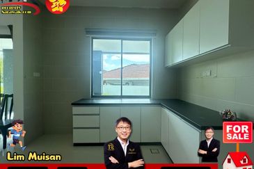 Double Storey Semi Detached House at Jalan Urat Mata in Kuching for Sale