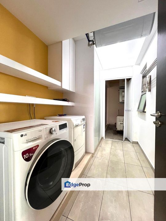 Molek Pine 3, Johor Bahru, Johor, 2 Bedroom 2 Bathroom, Fully Renovated, 2 Car Park, Johor, Johor Bahru