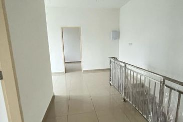 Jalan Mutiara Emas 2/32