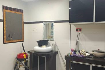 Taman Nusaria, Gelang Patah, 2 Storey Corner Lot, Kitchen Extended, 4 Bedroom