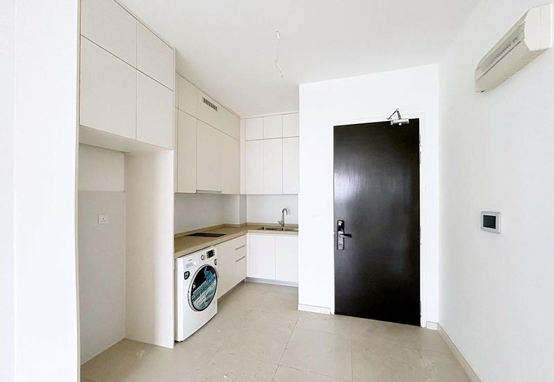 The M @ Medini Macrolink