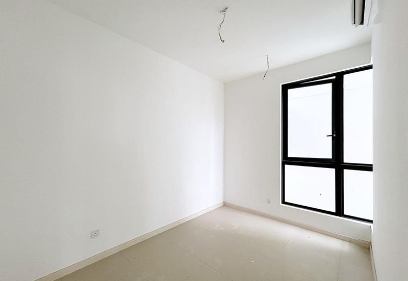 The M @ Medini Macrolink