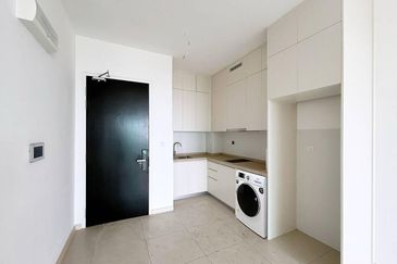 The M @ Medini Macrolink