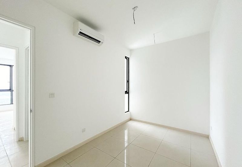 The M @ Medini Macrolink