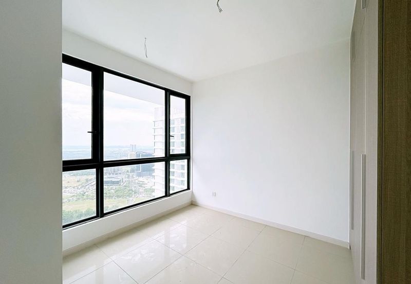 The M @ Medini Macrolink