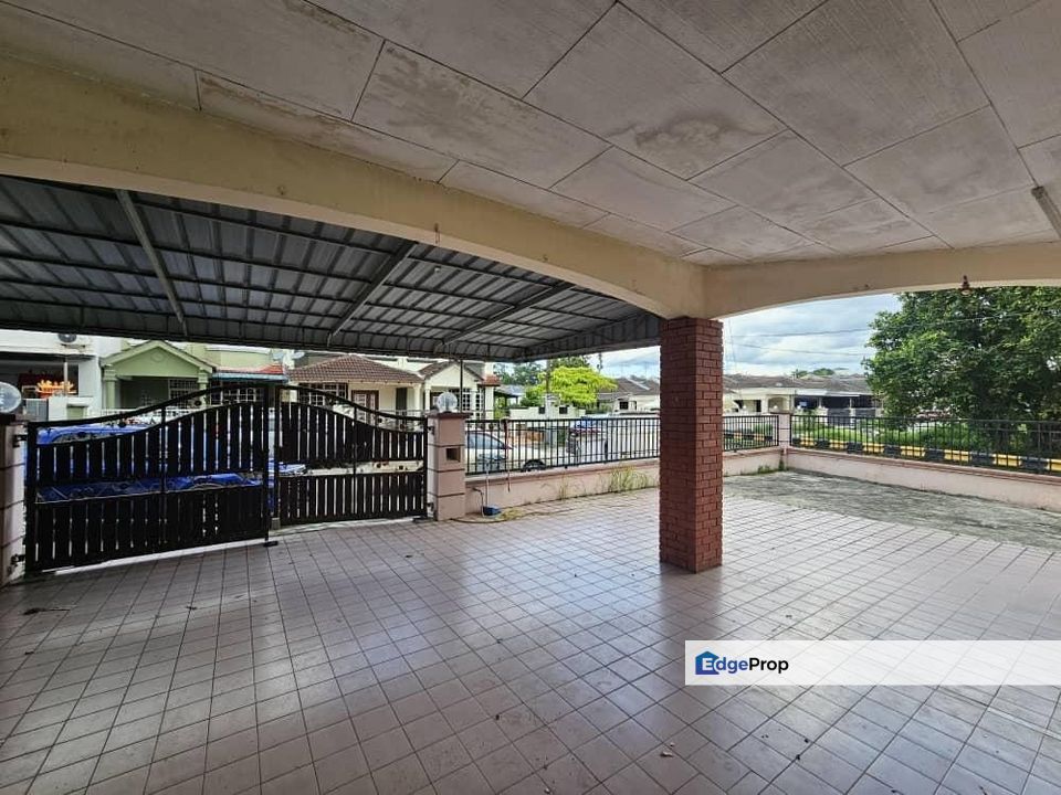Taman Universiti, Skudai, Johor, 2 Storey House with 20ft Land, Extended Unit, Johor, Skudai