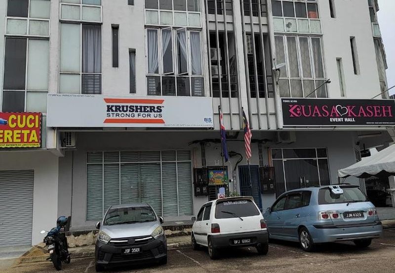 Oasis 2 @ Tropicana Danga Cove