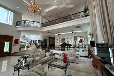 Stulang Laut / Darat