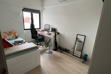 Royalle Condominium @ North Kiara