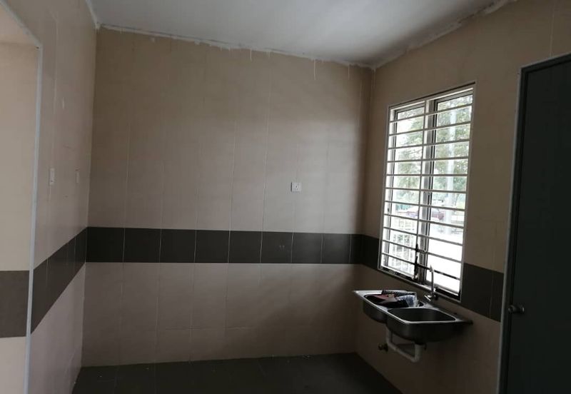 Taman Baiduri, Dengkil