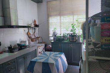 Perdana Lakeview East