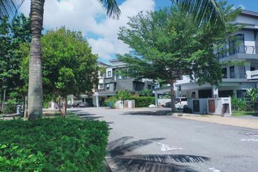 Perdana Lakeview East