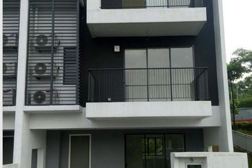 Andana Villa @ D'Alpinia