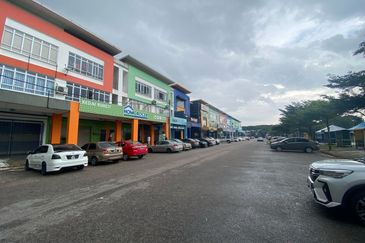 Jalan Gelang Patah