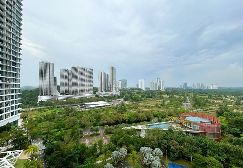 The M @ Medini Macrolink