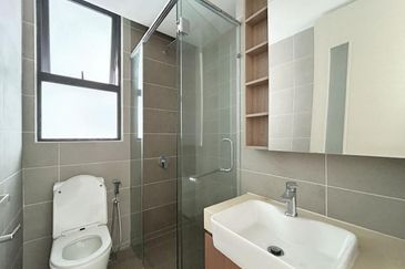 The M @ Medini Macrolink