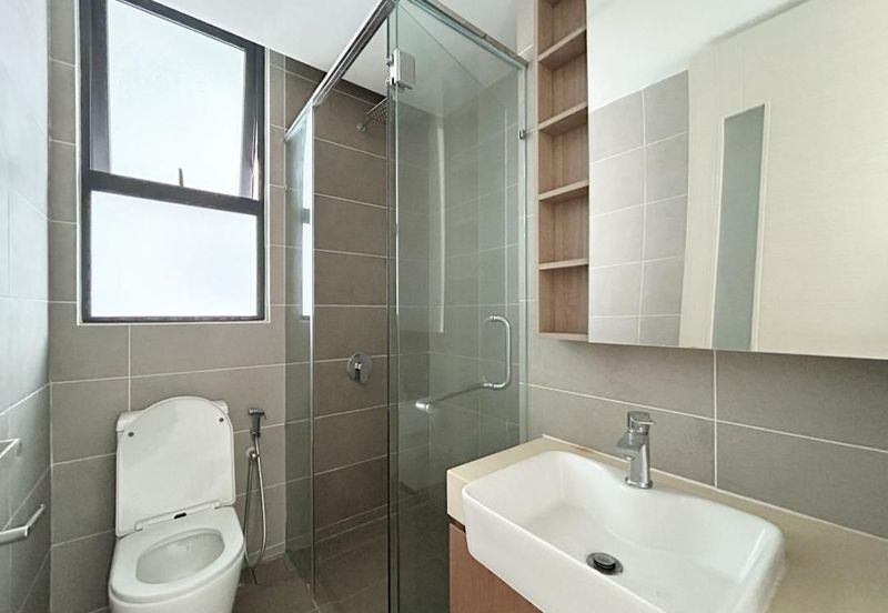 The M @ Medini Macrolink