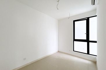 The M @ Medini Macrolink