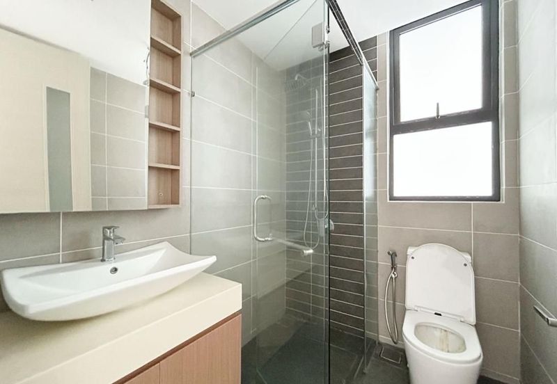 The M @ Medini Macrolink