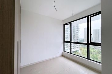 The M @ Medini Macrolink