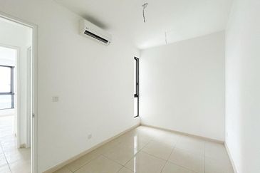 The M @ Medini Macrolink