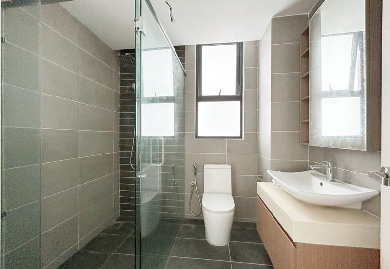 The M @ Medini Macrolink