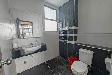 Seri Austin Luxury Apartment