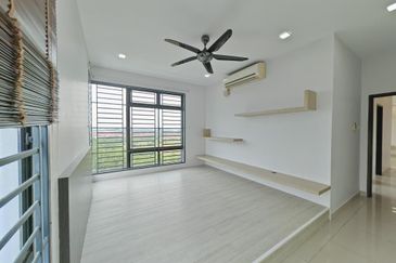 Seri Austin Luxury Apartment